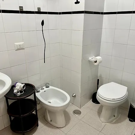 Black And White House- 70 Mq Apartment *