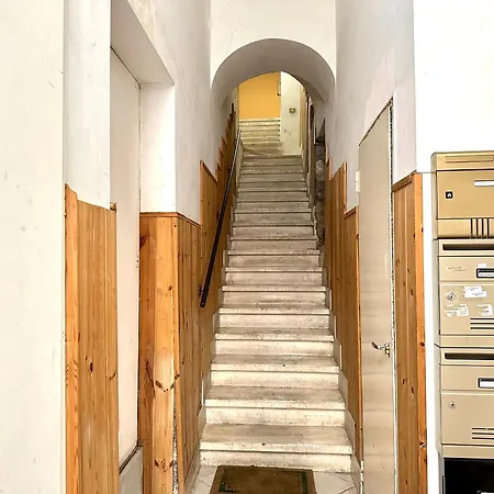Apartment Black And White House- 70 Mq *